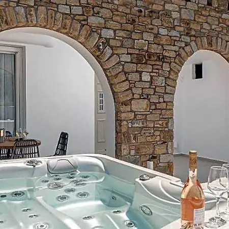 호텔 Almiriki Naxos Beachside Living