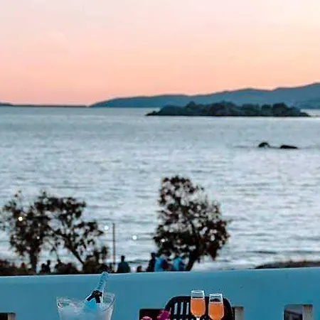 호텔 Almiriki Naxos Beachside Living