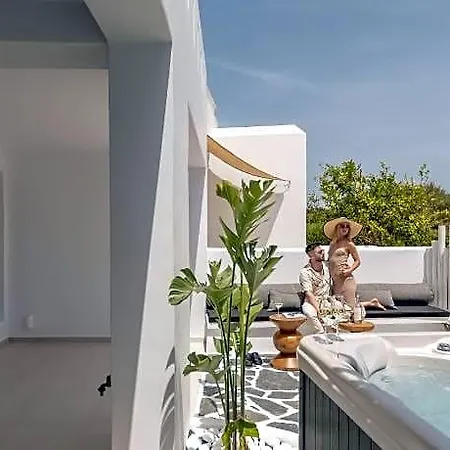 호텔 Almiriki Naxos Beachside Living 4*